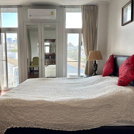 Samsen Suites/ 2 Br Suites for less Bangkok Eksteriør bilde