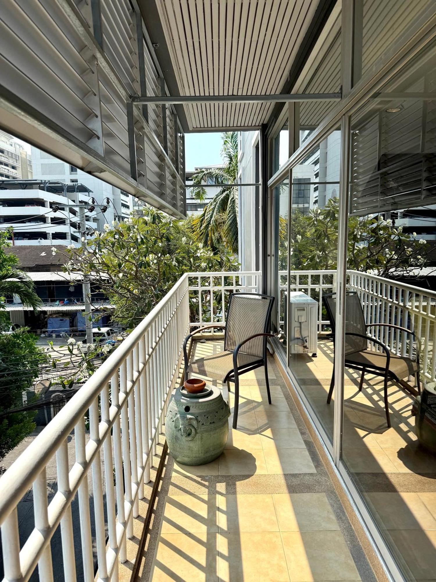 Samsen Suites/ 2 Br Suites for less Bangkok Eksteriør bilde