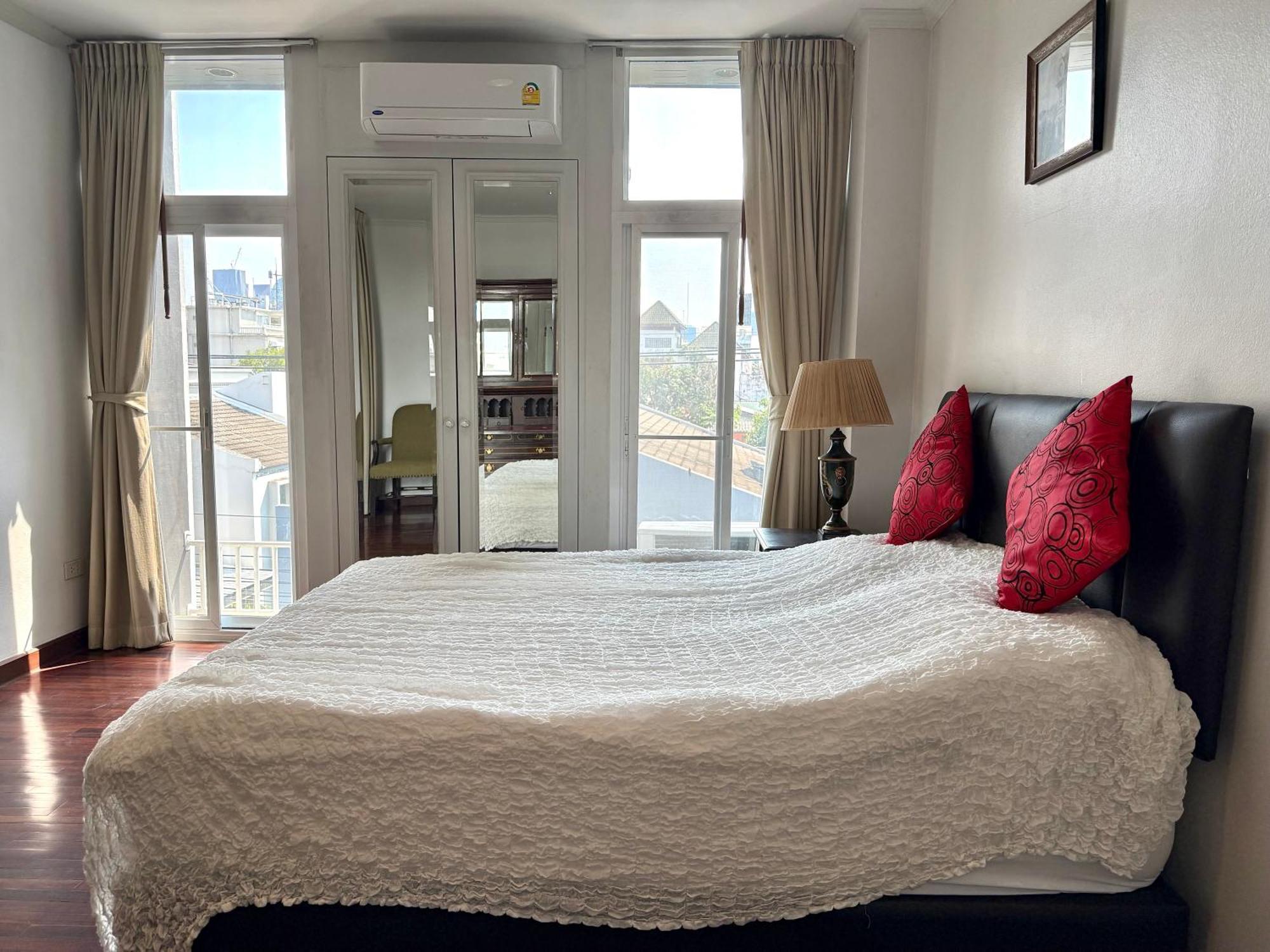 Samsen Suites/ 2 Br Suites for less Bangkok Eksteriør bilde